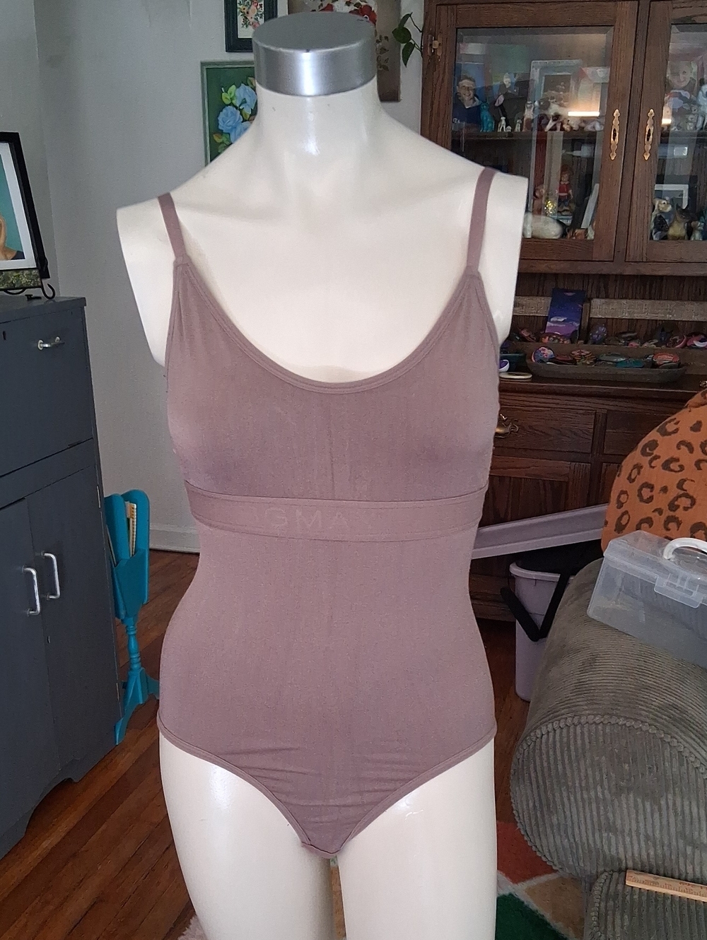 BCBGMaxAzria Nude-Taupe Seamless Scoop Bodysuit